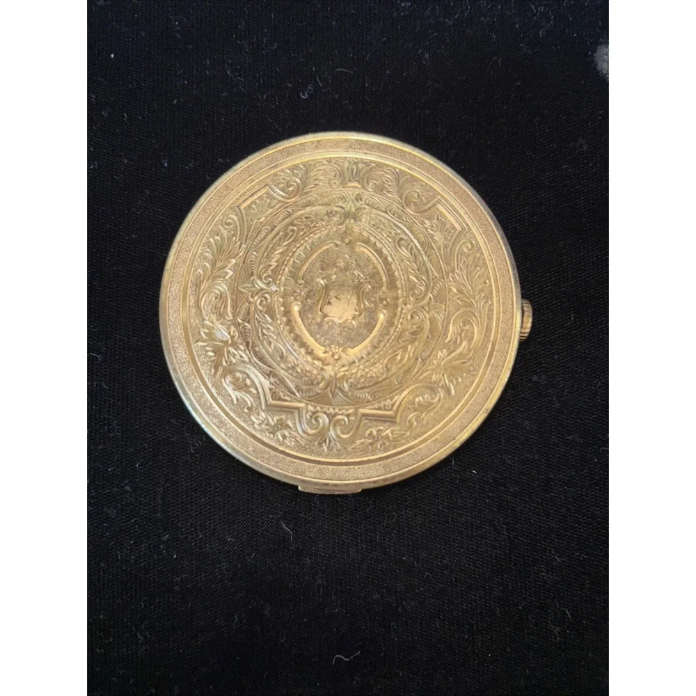 Vintage Powder Compact Elizabeth Arden Swiss TwistPatented Mechanism Ornate 3832